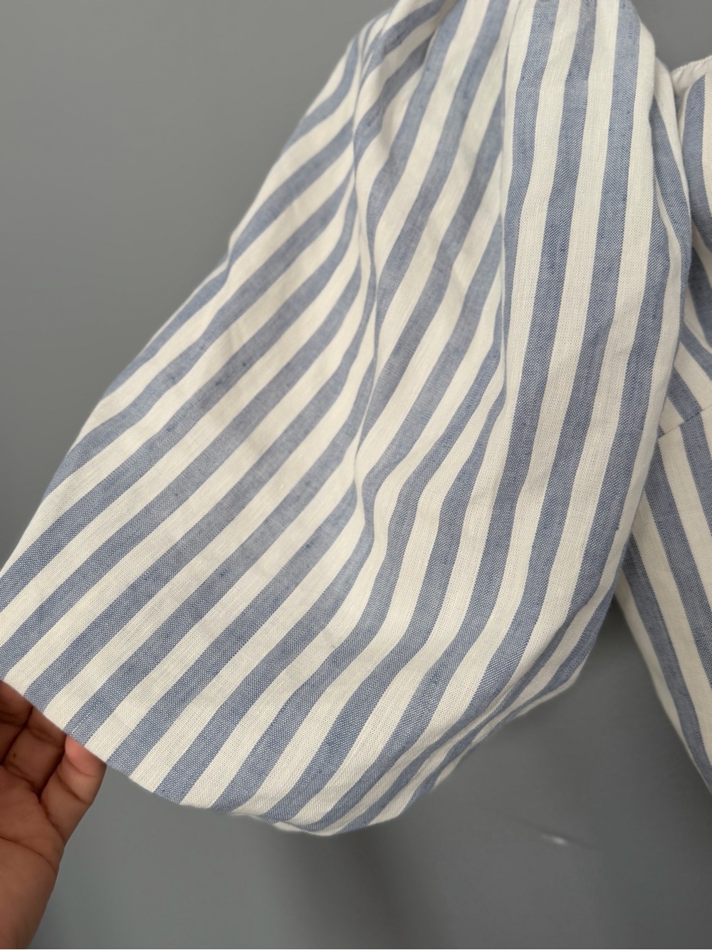 Vince Camuto Blue & White Striped Puff-Sleeve Button linen Top - Picture 2 of 6